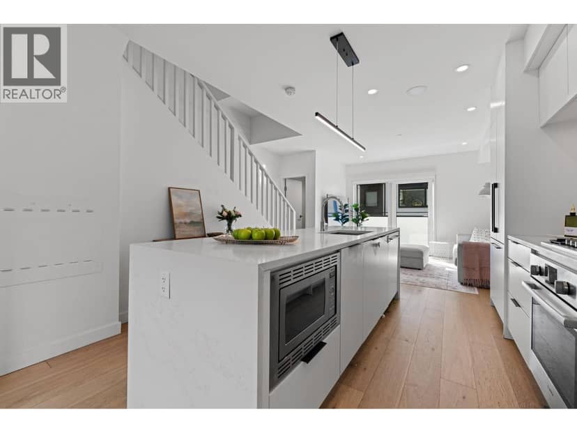 125 649 E 3RD STREET, North Vancouver, photo 6