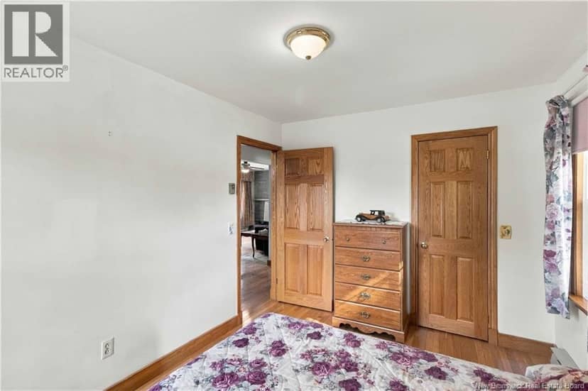 93 Alexandra Crescent — photo 19 of 40