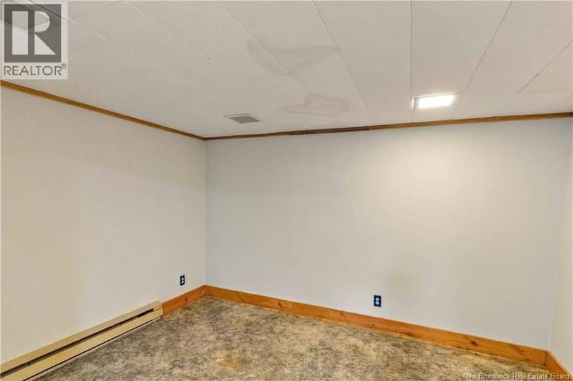 93 Alexandra Crescent — photo 22 of 40