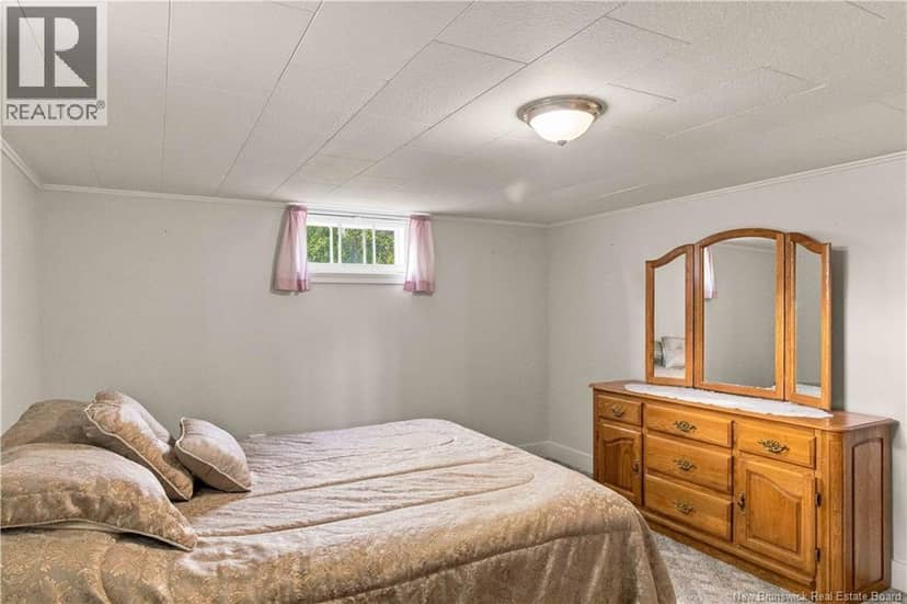 93 Alexandra Crescent — photo 27 of 40
