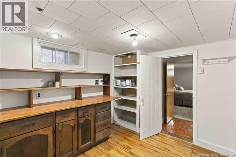 93 Alexandra Crescent — photo 32 of 40