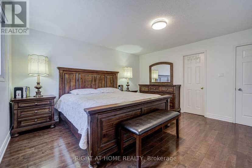 71 Bayhampton Crescent — photo 32 of 40