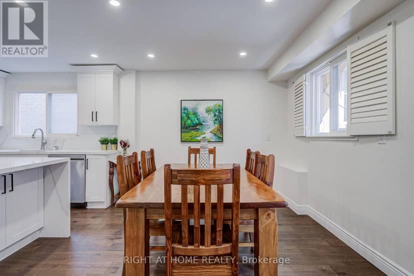 71 Bayhampton Crescent — photo 17 of 40