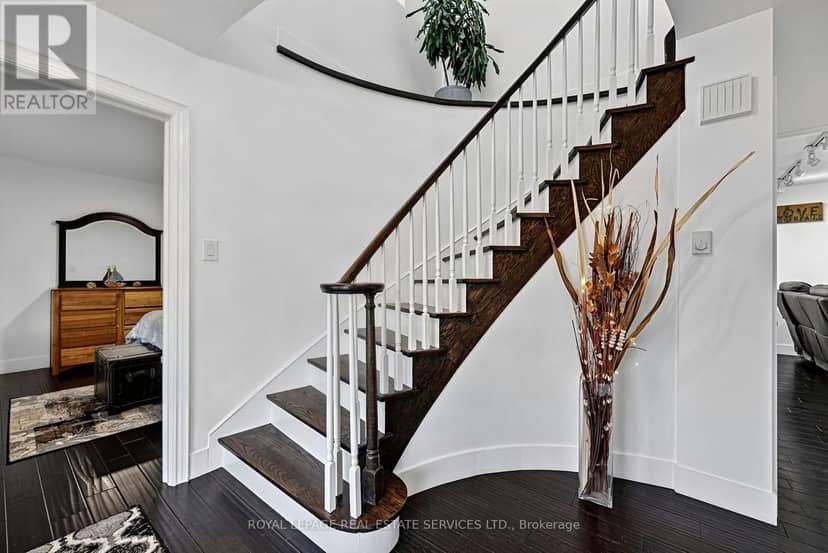 122 Algonquin Drive — photo 17 of 40