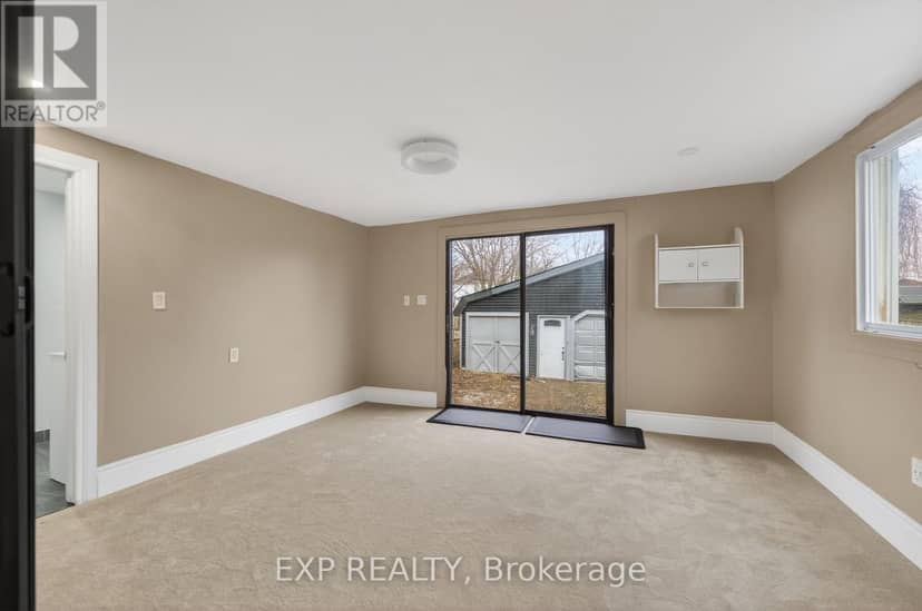 4576 Fourth Avenue — photo 4 of 40