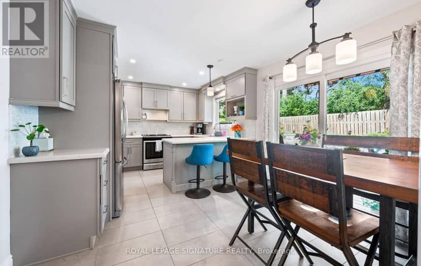42 Shieldmark Crescent — photo 9 of 38