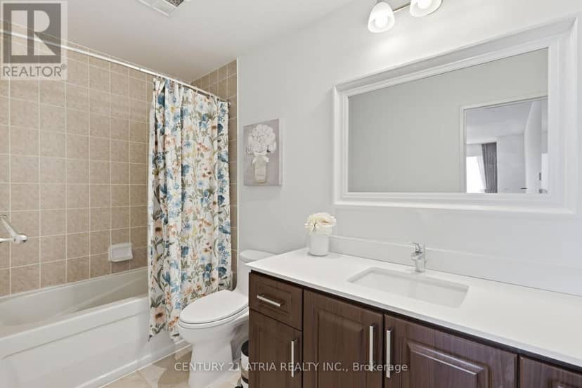 PH202 - 23 Hollywood Avenue — photo 16 of 23