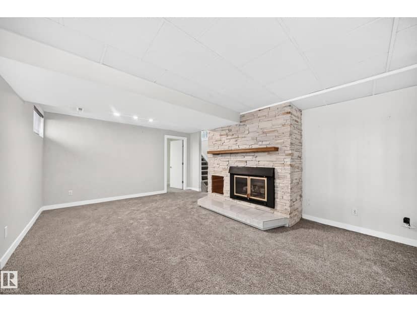 9426 150 ST NW NW — photo 30 of 40