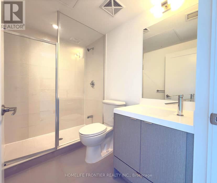 2711 - 10 York Street — photo 17 of 37
