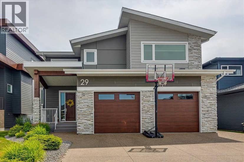 29 Longmire Close, Red Deer, photo 2