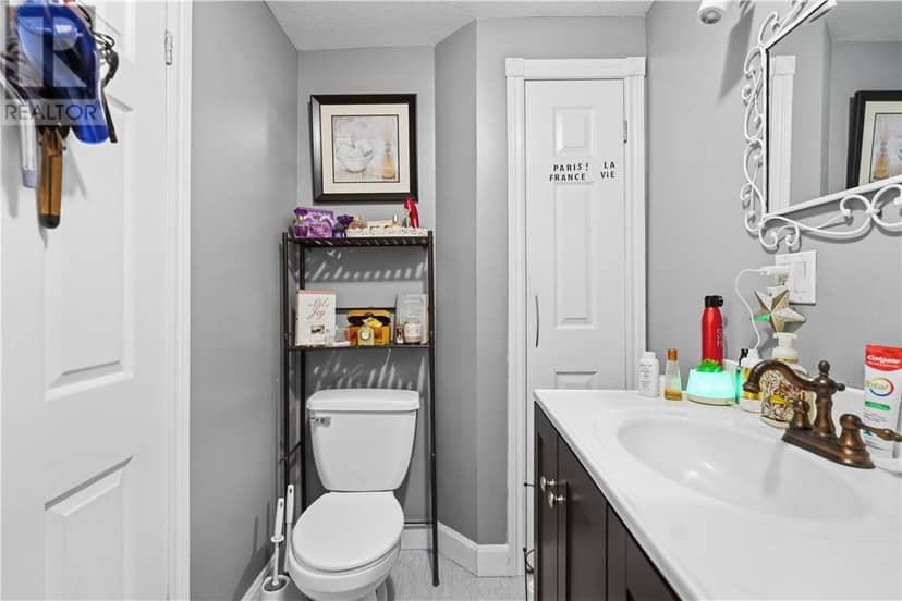 427 Montague Avenue — photo 10 of 40