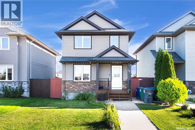 511 Coad CRESCENT — photo 3 of 40