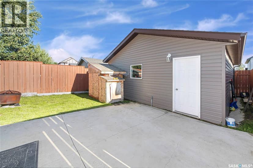 511 Coad CRESCENT — photo 38 of 40