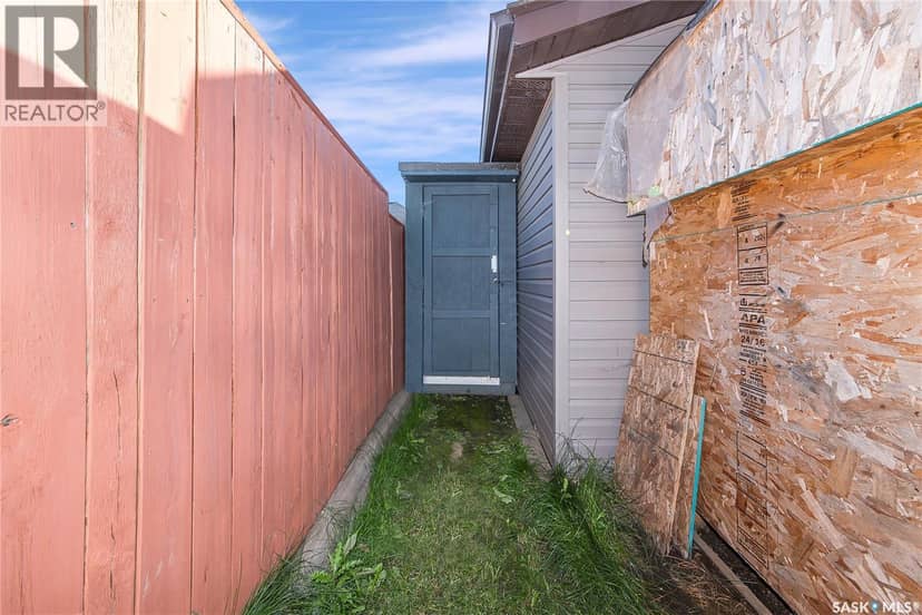 511 Coad CRESCENT — photo 39 of 40