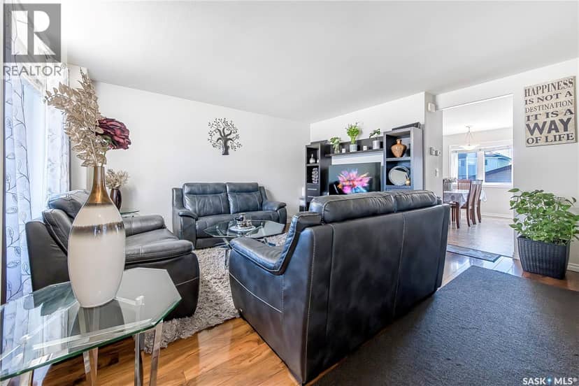 511 Coad CRESCENT — photo 6 of 40