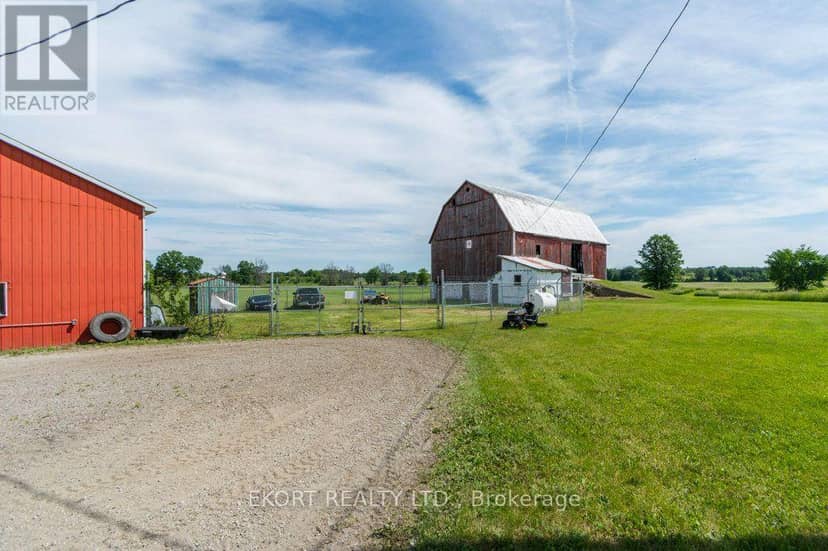 272 Coutts Road — photo 15 of 40