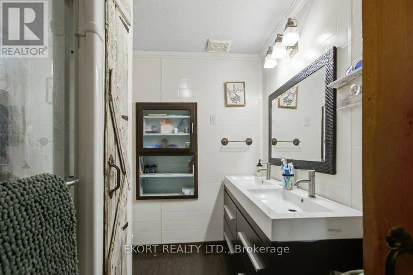 272 Coutts Road — photo 31 of 40