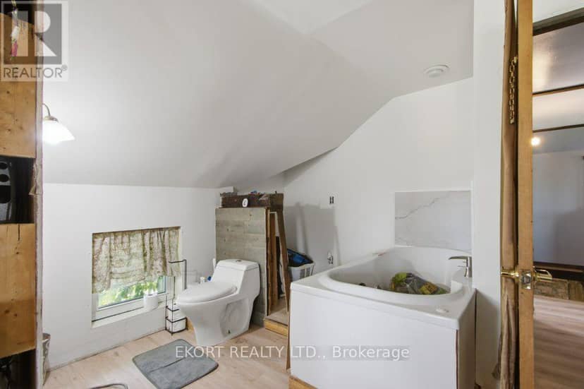 272 Coutts Road — photo 35 of 40