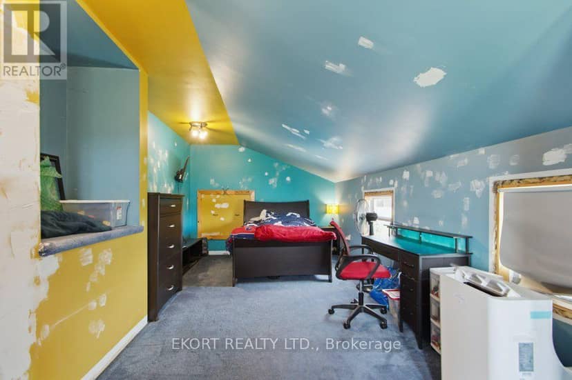 272 Coutts Road — photo 37 of 40
