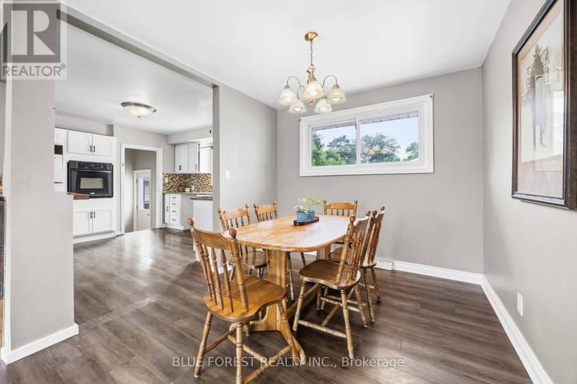 6 York Street, Lambton Shores, photo 7