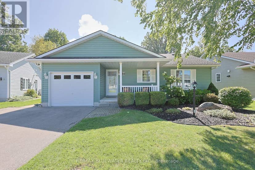 353 Shannon Boulevard, South Huron