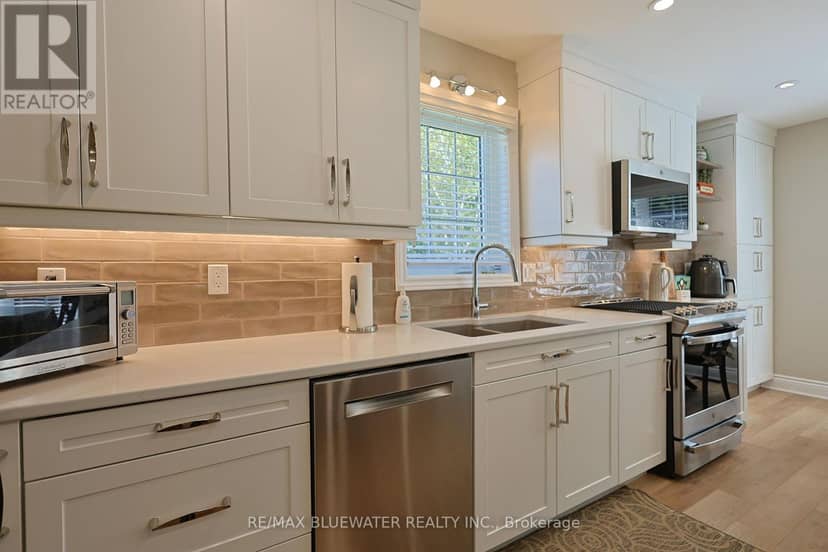 353 Shannon Boulevard — photo 23 of 40