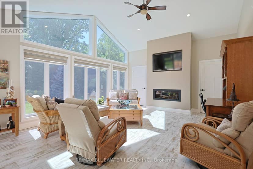353 Shannon Boulevard — photo 24 of 40