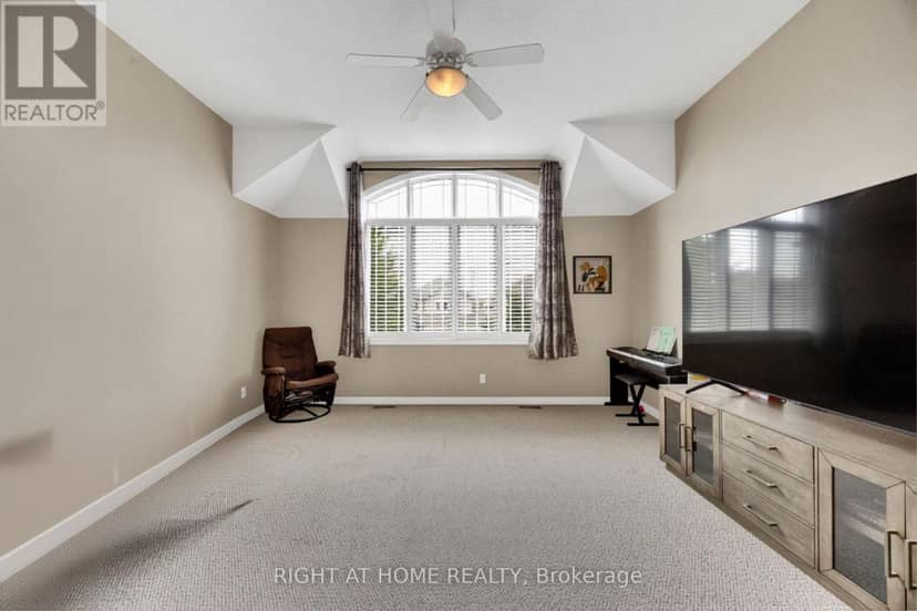 3184 Pomeroy Lane — photo 15 of 40
