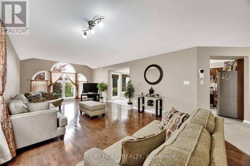 3184 Pomeroy Lane — photo 5 of 40