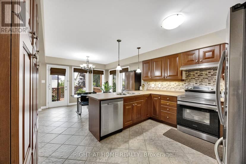 3184 Pomeroy Lane — photo 7 of 40
