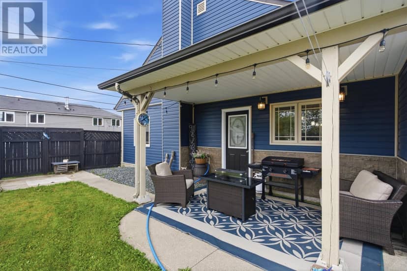 98 SULLIVAN Avenue — photo 35 of 40