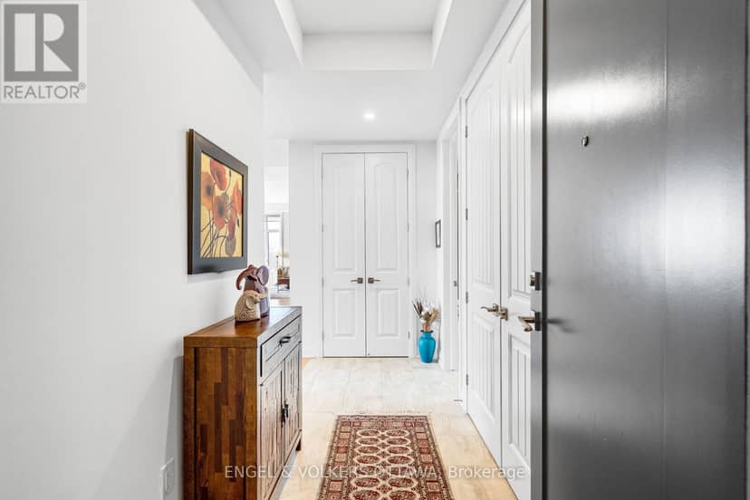 402 - 110 Cortile Private — photo 3 of 32