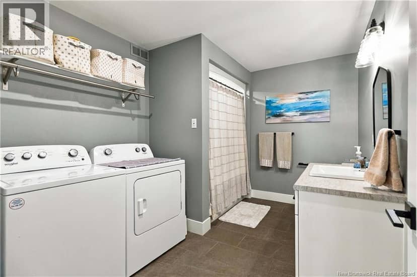 65 Rosebank Crescent — photo 29 of 40