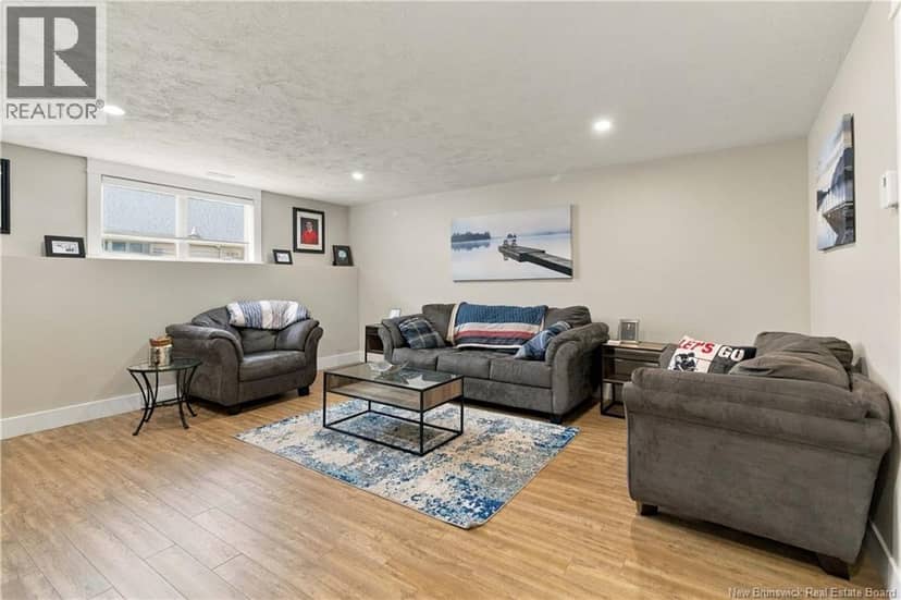 65 Rosebank Crescent — photo 35 of 40