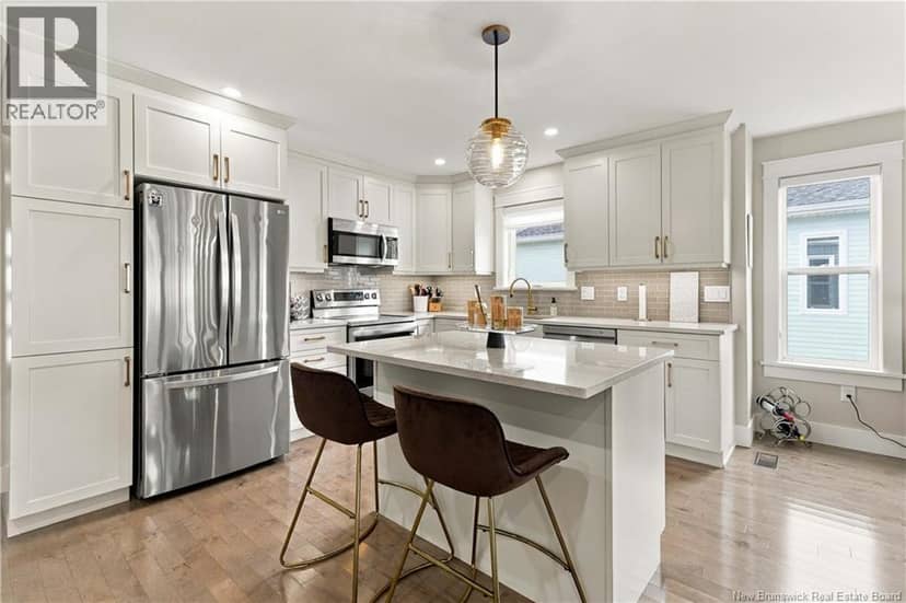 65 Rosebank Crescent — photo 9 of 40