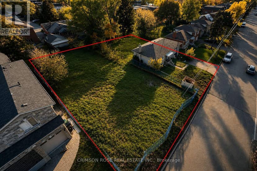 389 Hounslow Avenue — photo 8 of 11