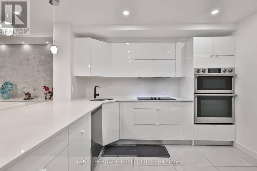 801 - 10 Torresdale Avenue — photo 10 of 40