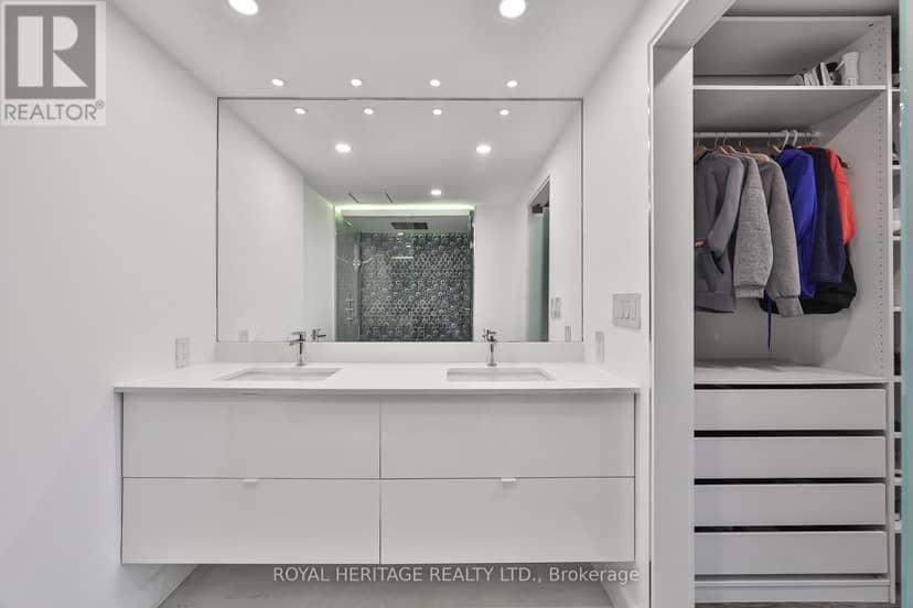 801 - 10 Torresdale Avenue — photo 32 of 40