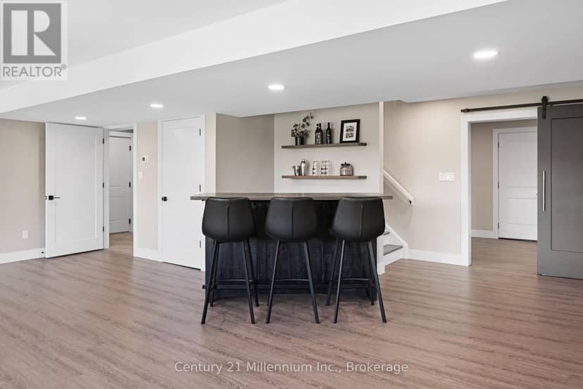150 Louise Creek Crescent — photo 37 of 40