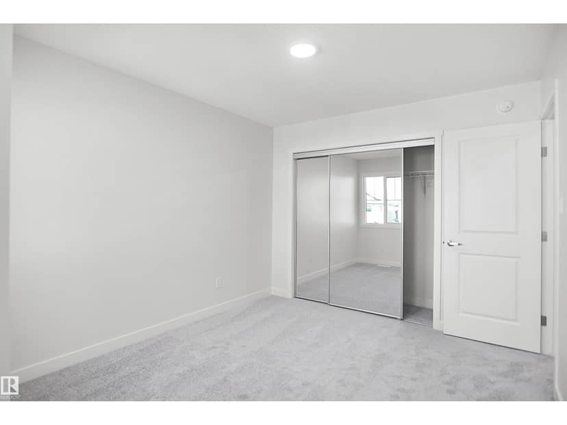 1015 14 AV NW — photo 31 of 36