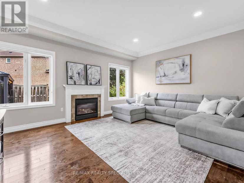 491 Willmott Crescent — photo 14 of 36