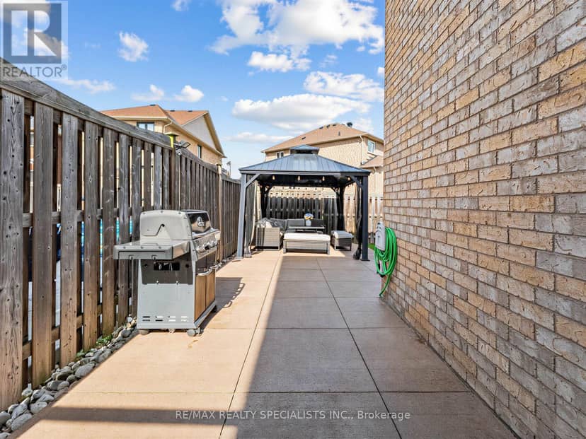 491 Willmott Crescent — photo 31 of 36