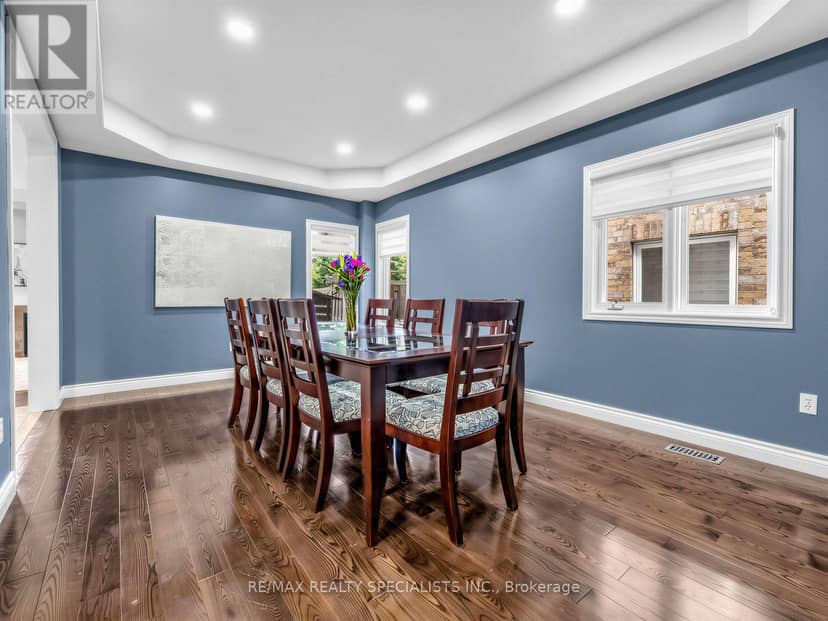 491 Willmott Crescent — photo 5 of 36
