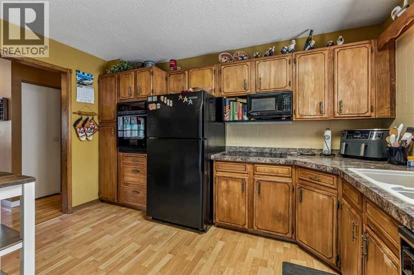 708 Lake Bonavista Drive SE — photo 15 of 40
