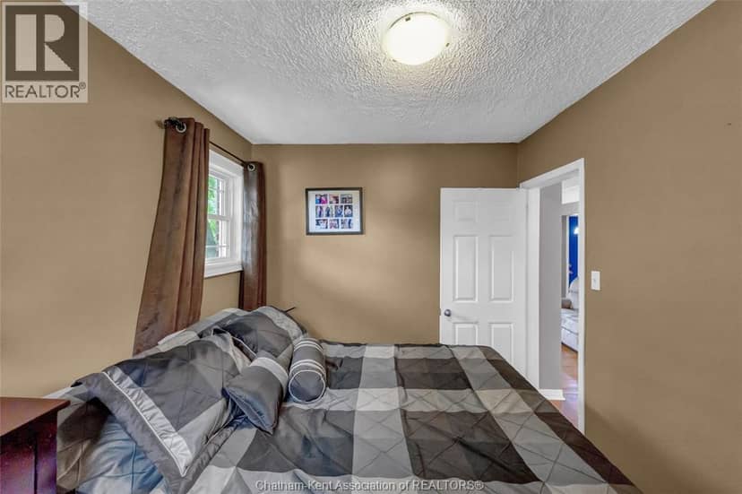 94 Dundas STREET — photo 17 of 40
