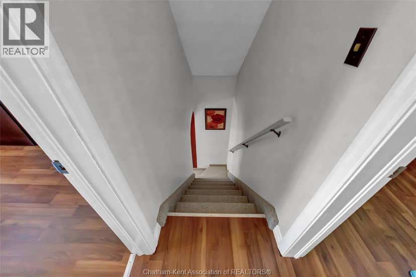 94 Dundas STREET — photo 25 of 40