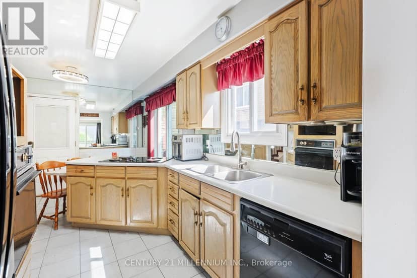 65 Primrose Crescent — photo 18 of 35