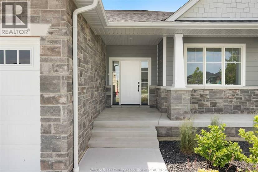 302 Blake Avenue, Belle River, photo 3