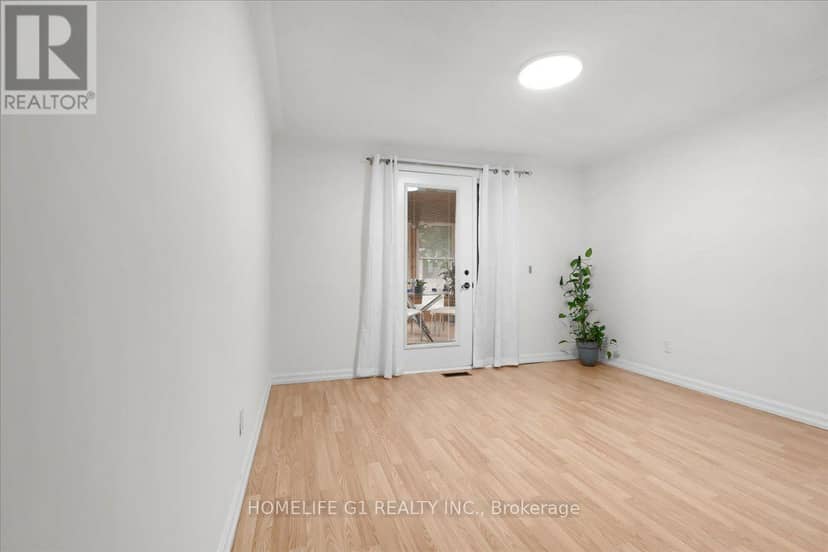 19 Milton Avenue W — photo 16 of 40