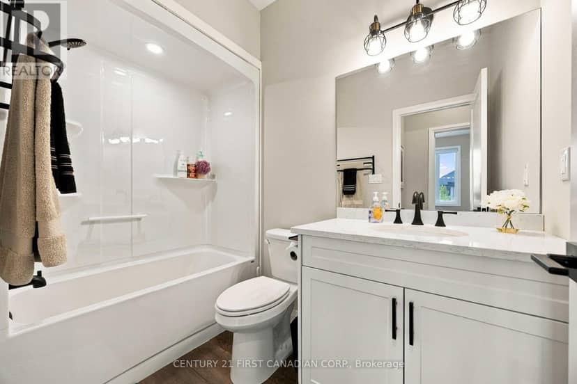 483 Kip Lane, Plympton-Wyoming, photo 7